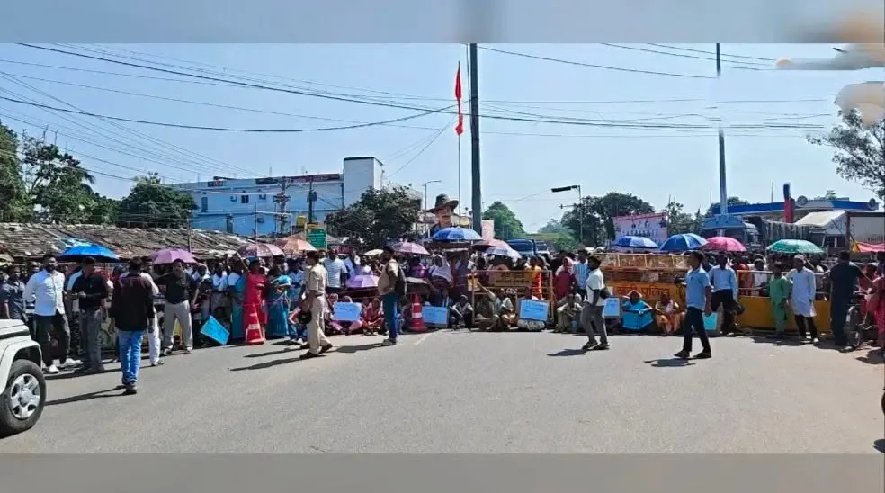 खूंटी में फादर बेनेदिक्त बारला पर जानलेवा हमला, भगत सिंह चौक पर 6 घंटे से जाम