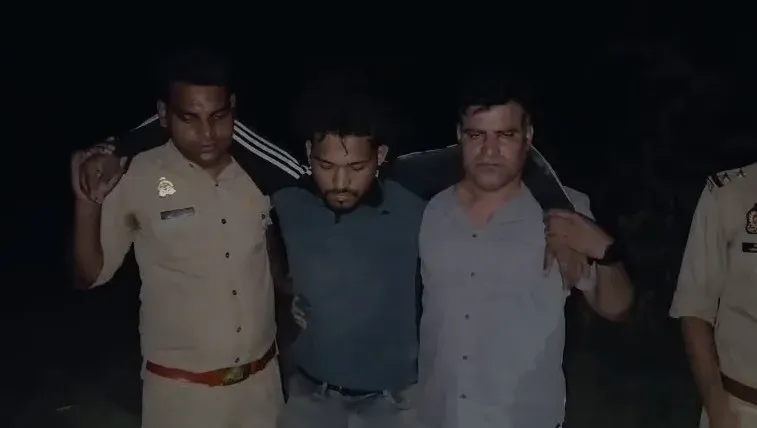 खुर्जा मुठभेड़: 10 मामलों का वांछित बदमाश मनोज उर्फ बब्बल गिरफ्तार, तमंचा-बाइक बरामद
