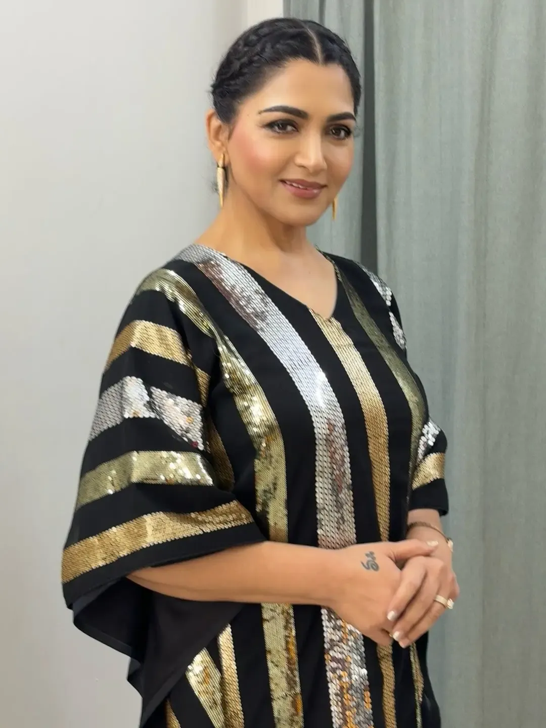 Khushboo Sundar Weighs in on Vijay and Trisha's Personal Lives