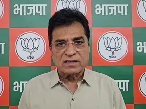 Kirit Somaiya seeks Namaz ban on Mumbai roads; Congress demands equal rules