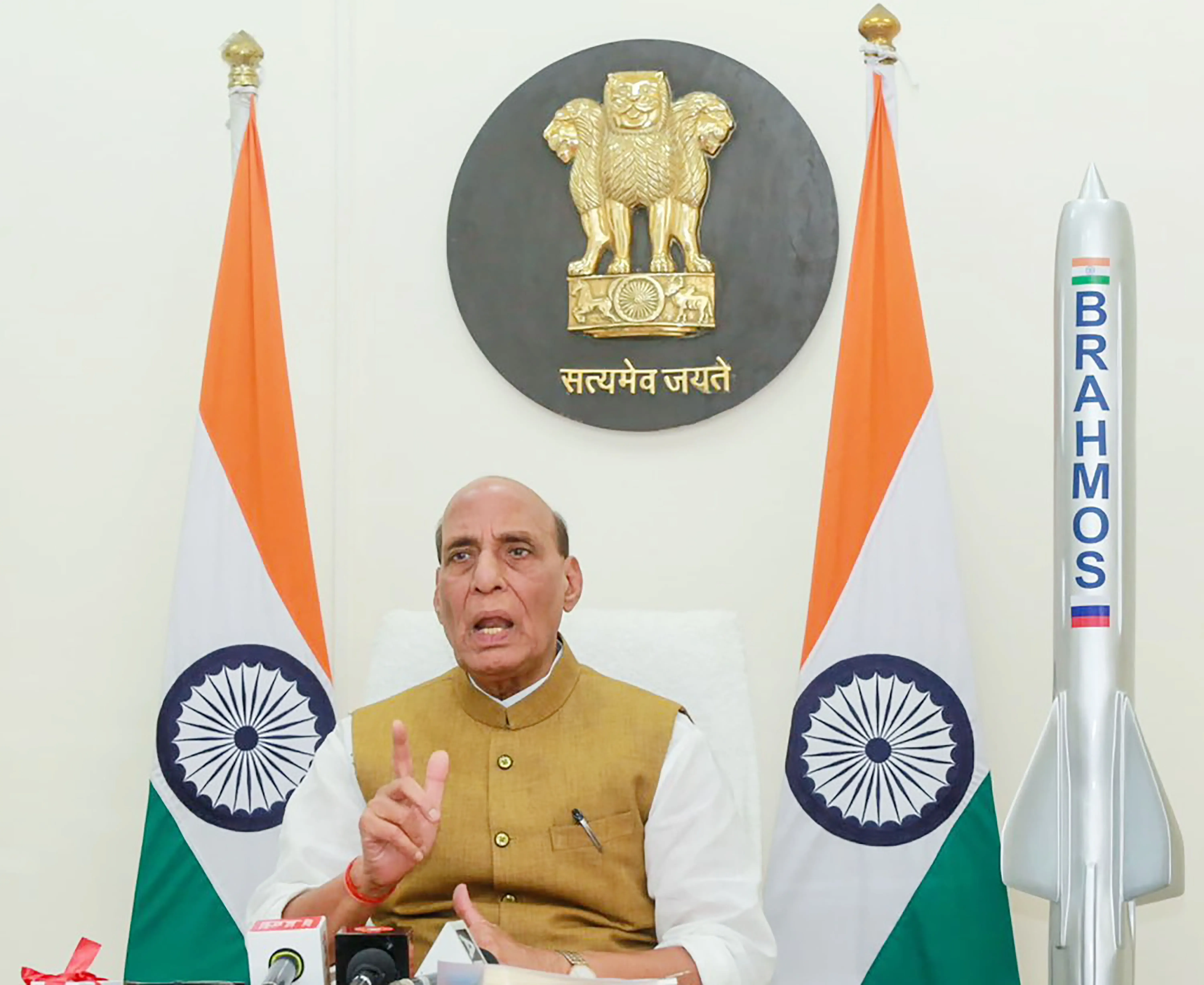 भारत ने रक्षा निर्यात में नया रिकॉर्ड बनाया: 38,424 करोड़ रुपए, 62.66%25 की वृद्धि