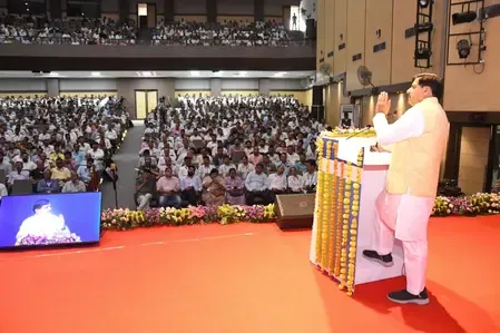 किसानों के हित में समर्पित होकर कार्य करें कृषि कर्मयोगी: सीएम मोहन यादव