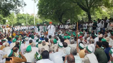 गौतम बुद्ध नगर में किसान महापंचायत: राकेश टिकैत बोले — तीनों प्राधिकरणों के बाहर डटे रहेंगे किसान