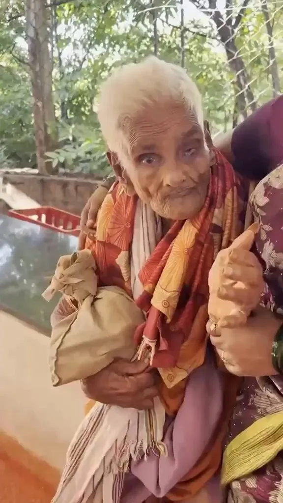 Kishan Reddy hails 116-yr-old devotee's Tirumala climb