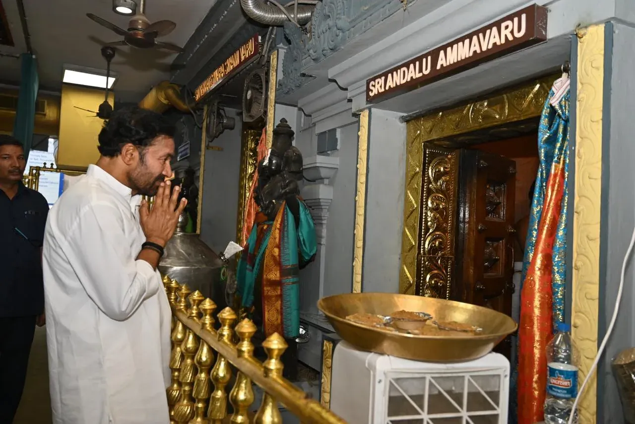 Kishan Reddy Offers Prayers at Delhi Temple for PM Modi