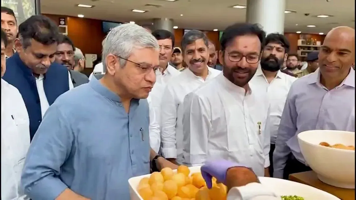 Kishan Reddy, Vaishnaw Sample Hyderabad Street Food After Tech Townhall