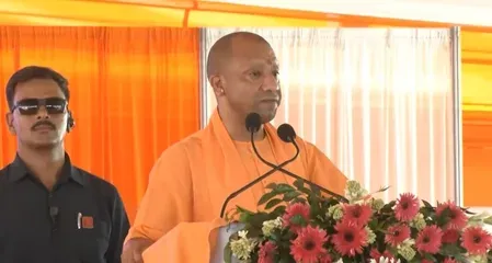 योगी का गोंडा में कड़ा संदेश: उत्सव में बाधा डाली तो वर्तमान और भविष्य दोनों होंगे स्वाहा