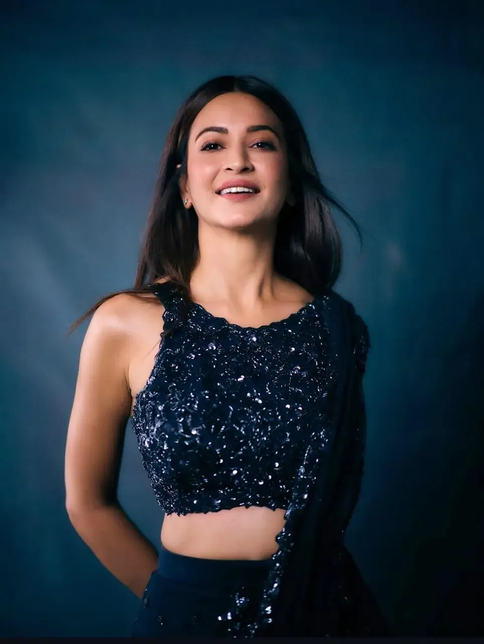 क्या आप किसी भी संदिग्ध व्हाट्सऐप नंबर पर भरोसा कर सकते हैं? कृति खरबंदा का डिजिटल अलर्ट