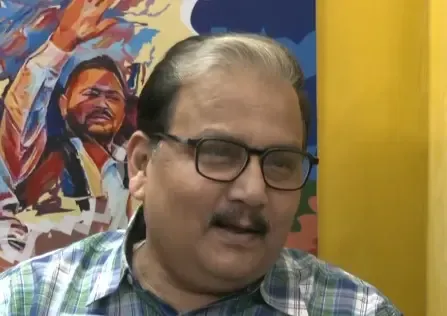 ईवीएम पर मनोज झा का तीखा सवाल: 'दुनिया का कोई विकसित देश EVM से चुनाव नहीं कराता'