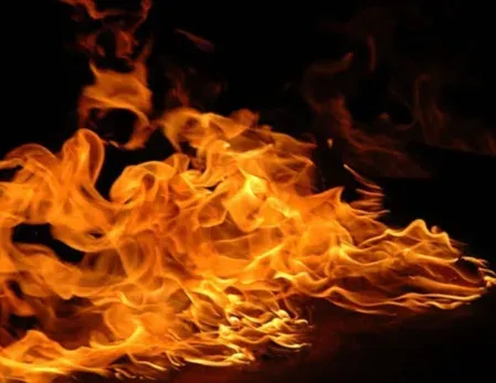 कोलाबा की बिल्डिंग में लगी आग, फायर ब्रिगेड ने समय रहते आग बुझाई