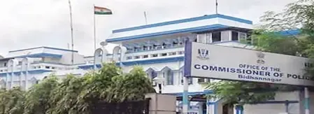 Is a Kolkata Police Officer Accused of Assaulting Schoolgirls?
