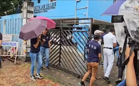 कोलकाता केस : 11 दिन बाद खुला लॉ कॉलेज, पुलिस निगरानी के बीच छात्रों को मिला प्रवेश