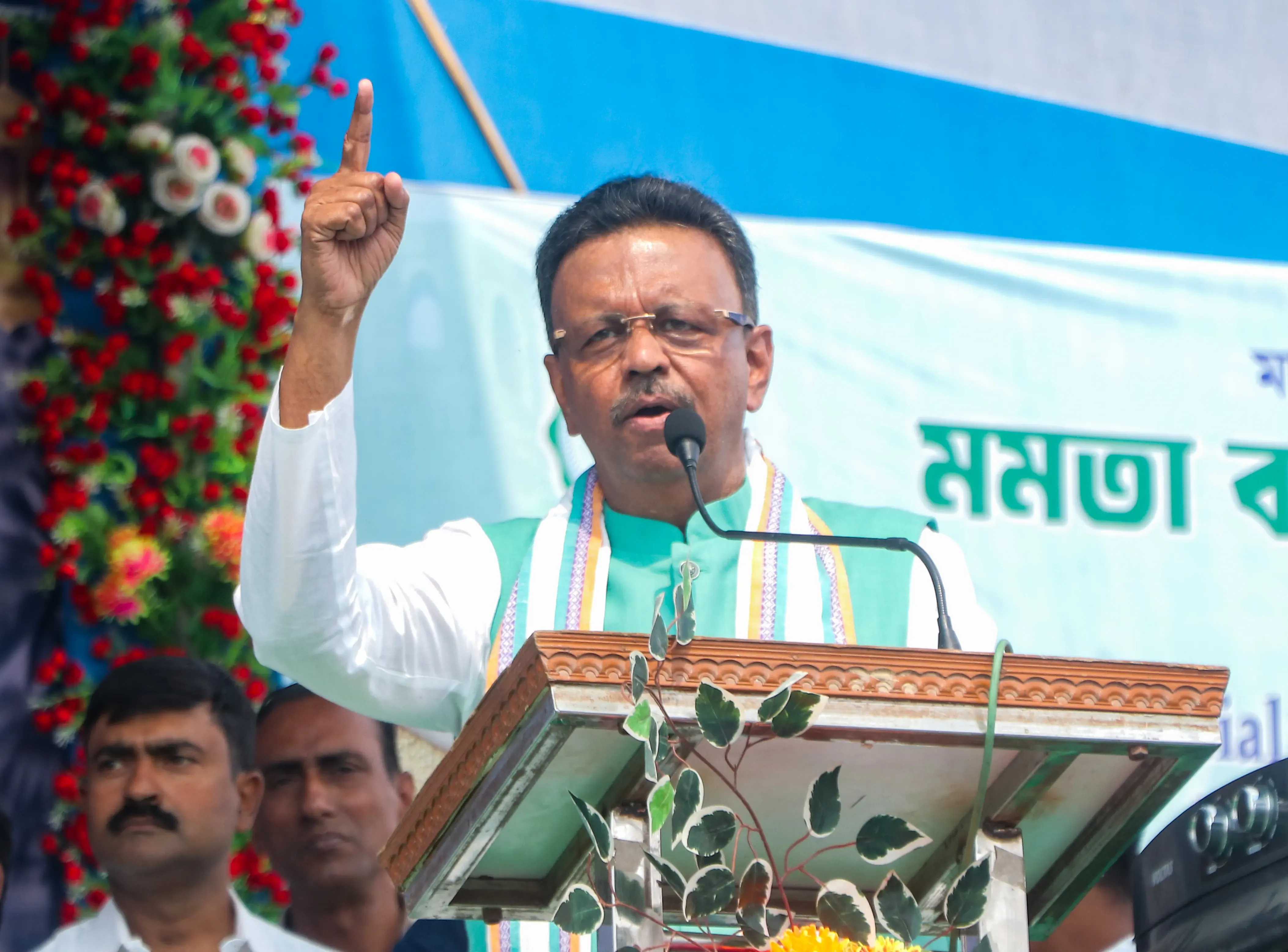 Kolkata Mayor Firhad Hakim accuses CRPF, police observer of midnight threats