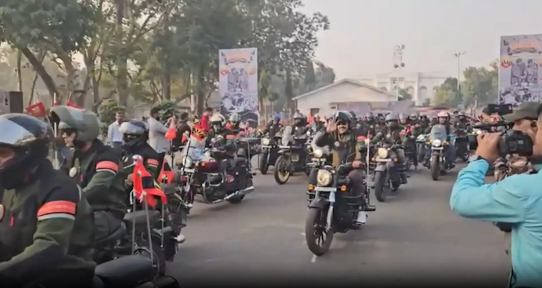 क्या कोलकाता में बाइक रैली का आयोजन किया गया, 1971 युद्ध के नायकों को किया गया याद?