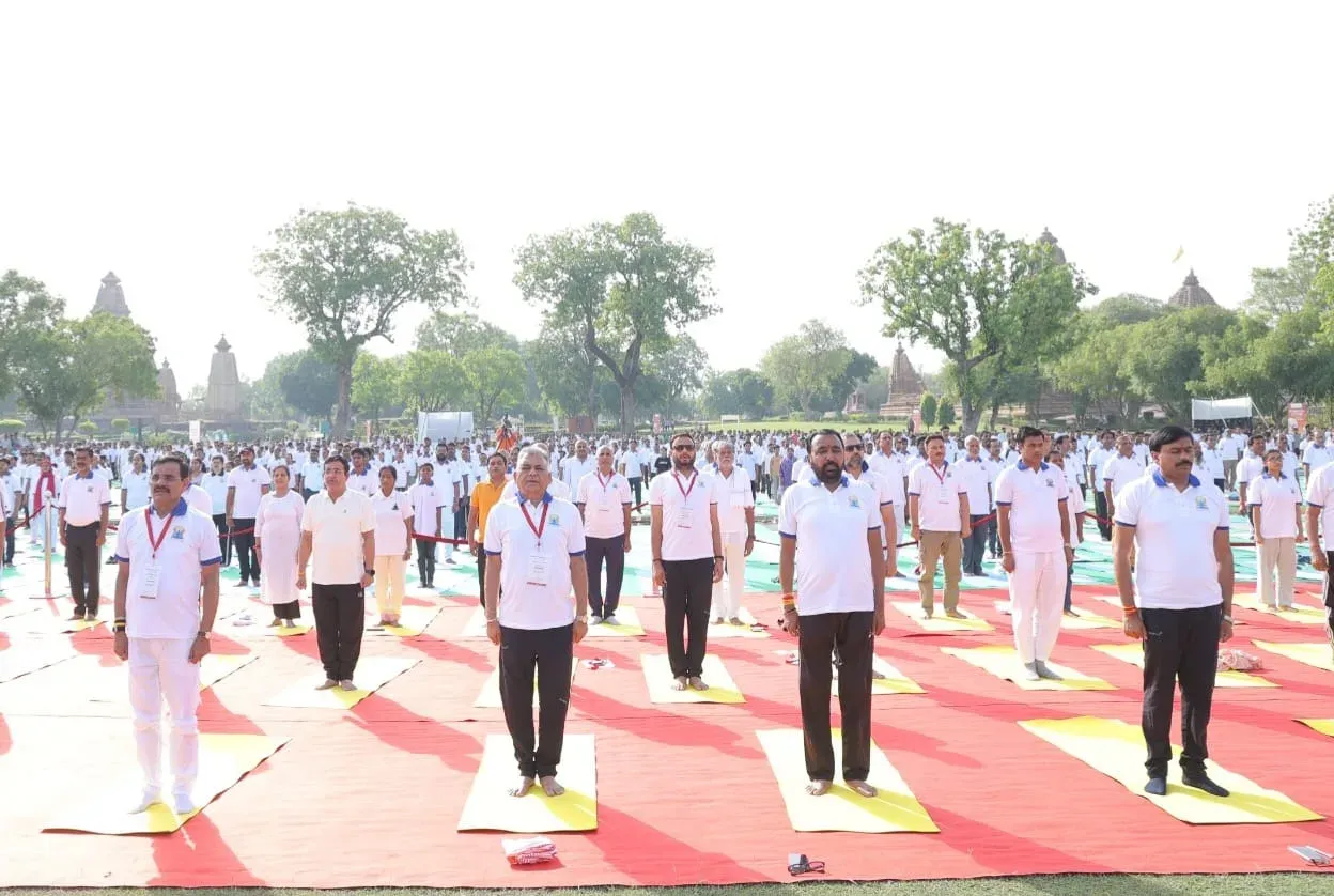 अंतरराष्ट्रीय योग दिवस 2026 का मुख्य समारोह कोलकाता में, प्रतापराव जाधव ने खजुराहो से किया ऐलान