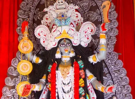 How is Kolkata Police Ensuring the Safety of Kali Idols' Jewellery?