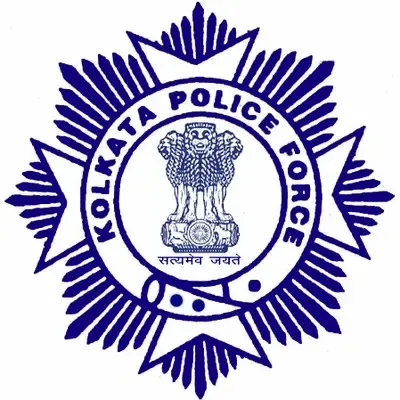 कोलकाता पुलिस ने इंस्पेक्टर प्रोसेनजीत की अदम्य हिम्मत को किया सलाम, आग पर पाया काबू