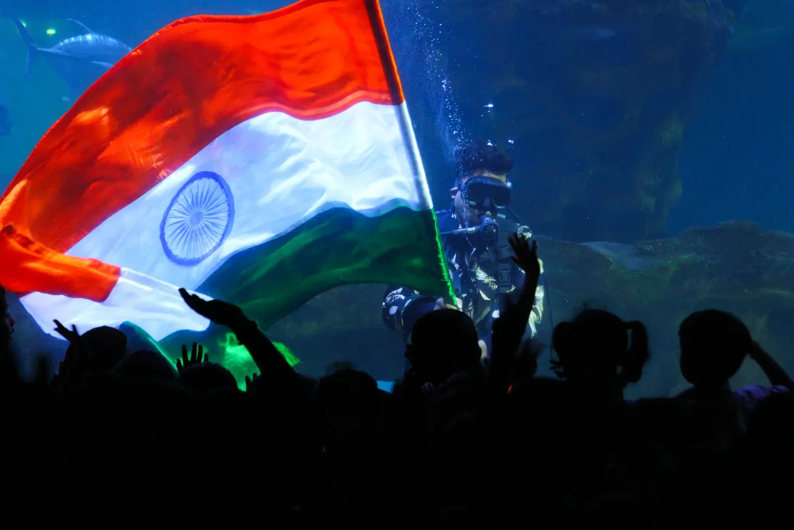 Kolkata's Netaji Subhas Dock raises 60-metre Tricolour for Har Ghar Tiranga
