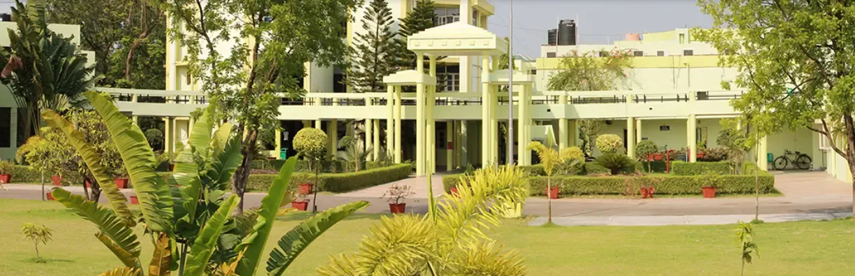 एसआरएफटीआई का छात्र सुरक्षा आरोपों पर पलटवार: 6 छात्र निष्कासित, दो एफआईआर दर्ज