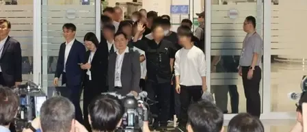 Korean Workers Celebrate Their Return Home After US Immigration Detention?