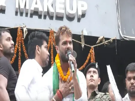 कृष्णवंशी न होने के निरहुआ के बयान पर खेसारी लाल यादव ने कसा तंज, कहा-मुसलमान भी इसी देश का हिस्सा हैं