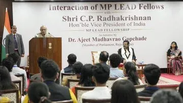 उपराष्ट्रपति सीपी राधाकृष्णन ने एमपी लीड फेलोशिप प्रतिभागियों से कहा: राष्ट्र सदैव क्षेत्र, भाषा और जाति से ऊपर