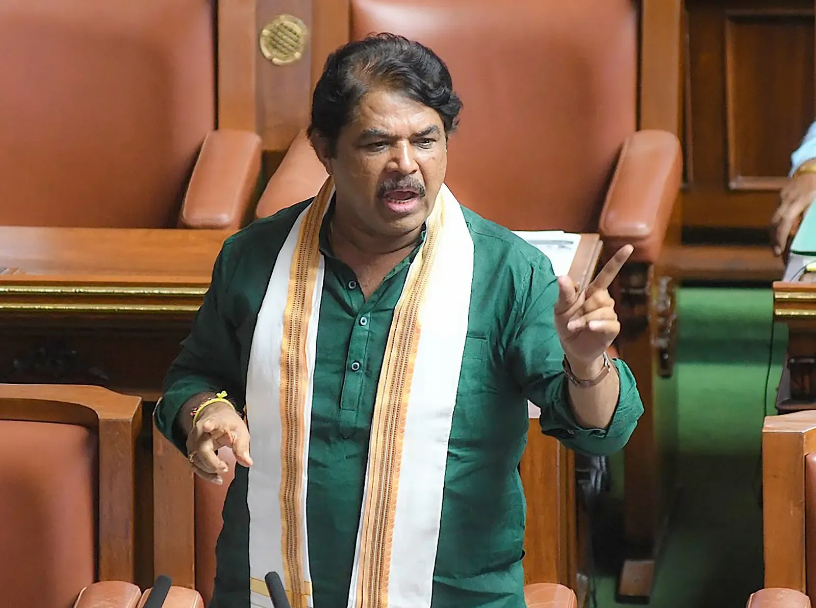 Karnataka BJP alleges Shivakumar leaked finance letter to blame Siddaramaiah