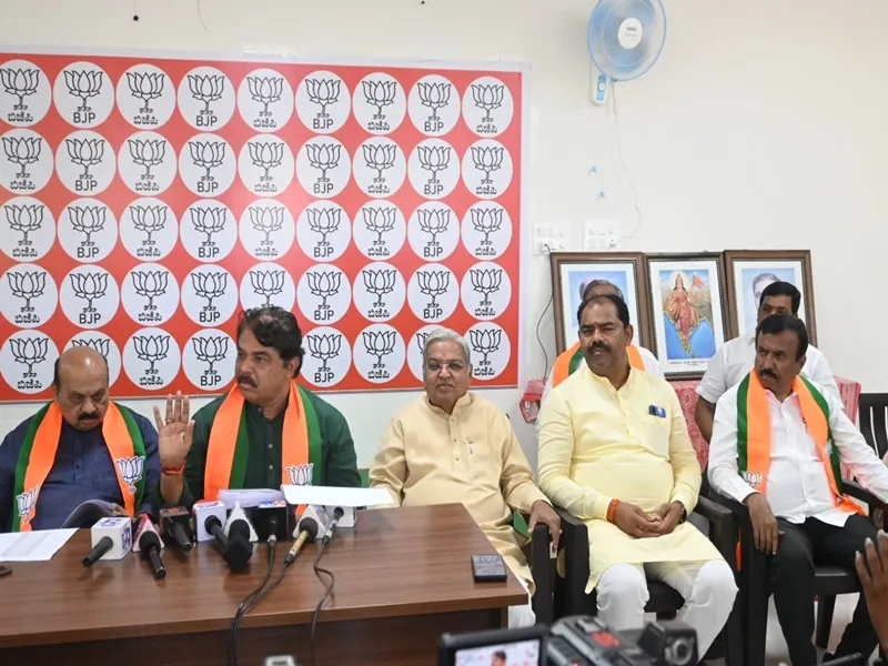 BJP Claims D.K. Shivakumar May Succeed Siddaramaiah Post-April 20