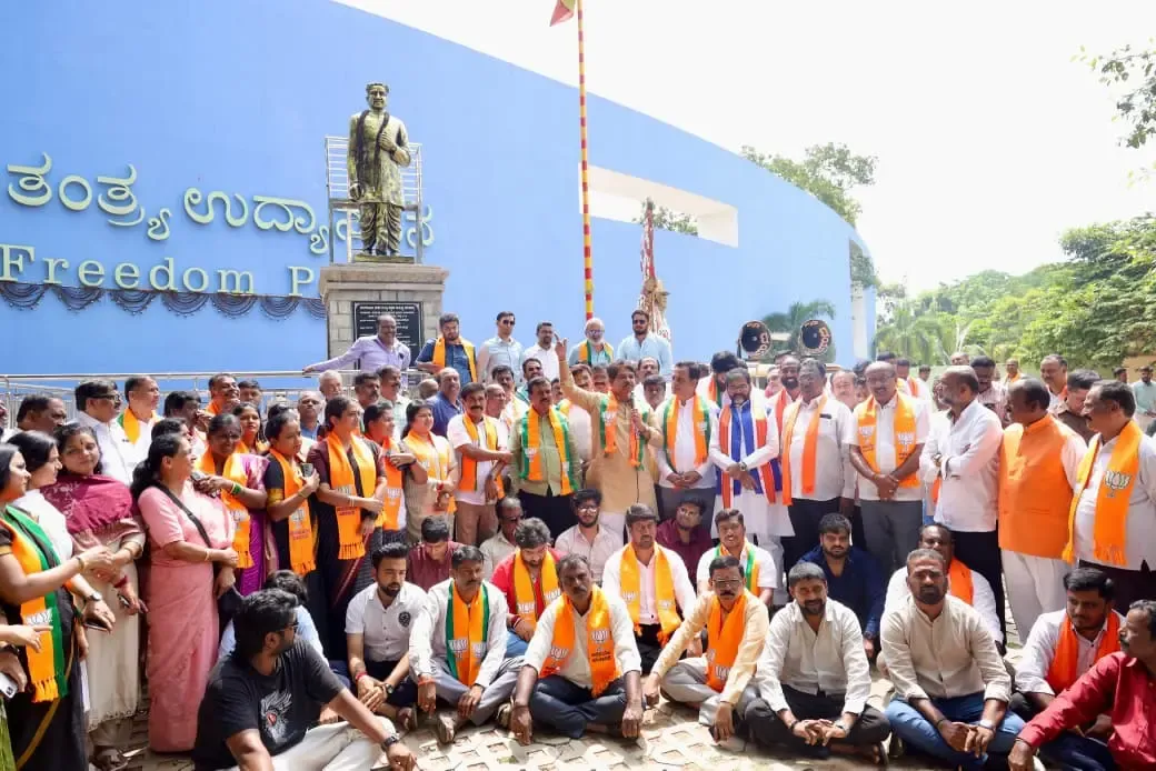 Karnataka BJP protests Kharge's remarks on PM Modi's father, demands apology