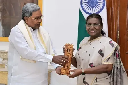 Did K'taka CM Present Mysuru Peta to President Murmu?