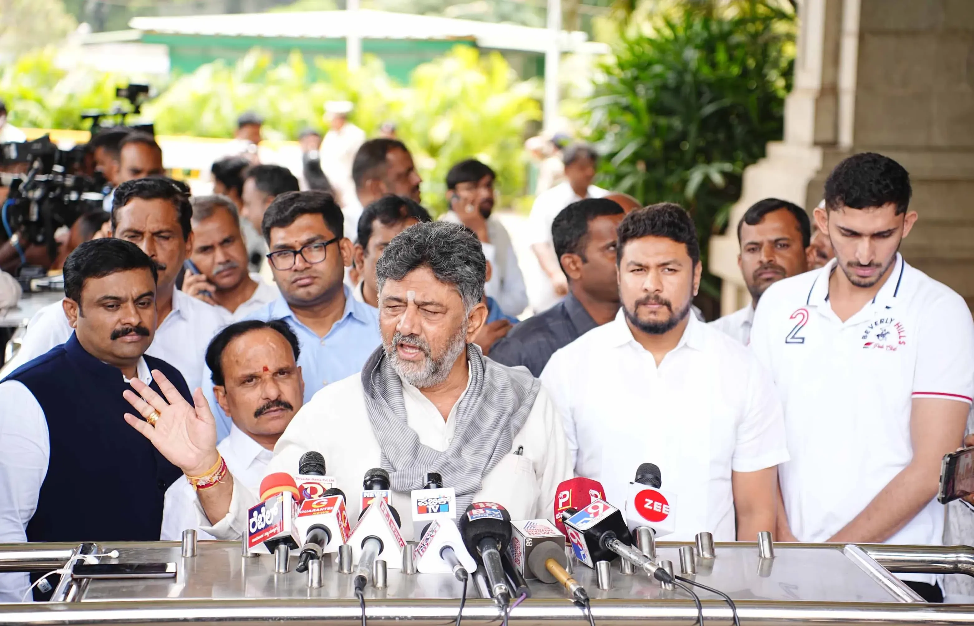 Did Karnataka's Dy CM Shivakumar Claim Parameshwara Gave Money to Ranya Rao Without Requesting Gold Smuggling?