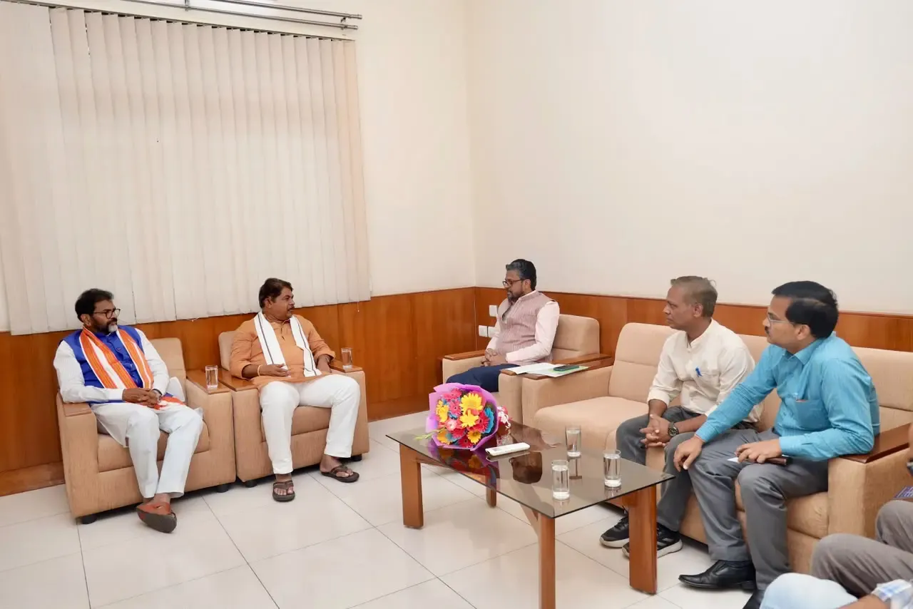Karnataka drought: BJP tells Centre's team Congress left farmers without relief