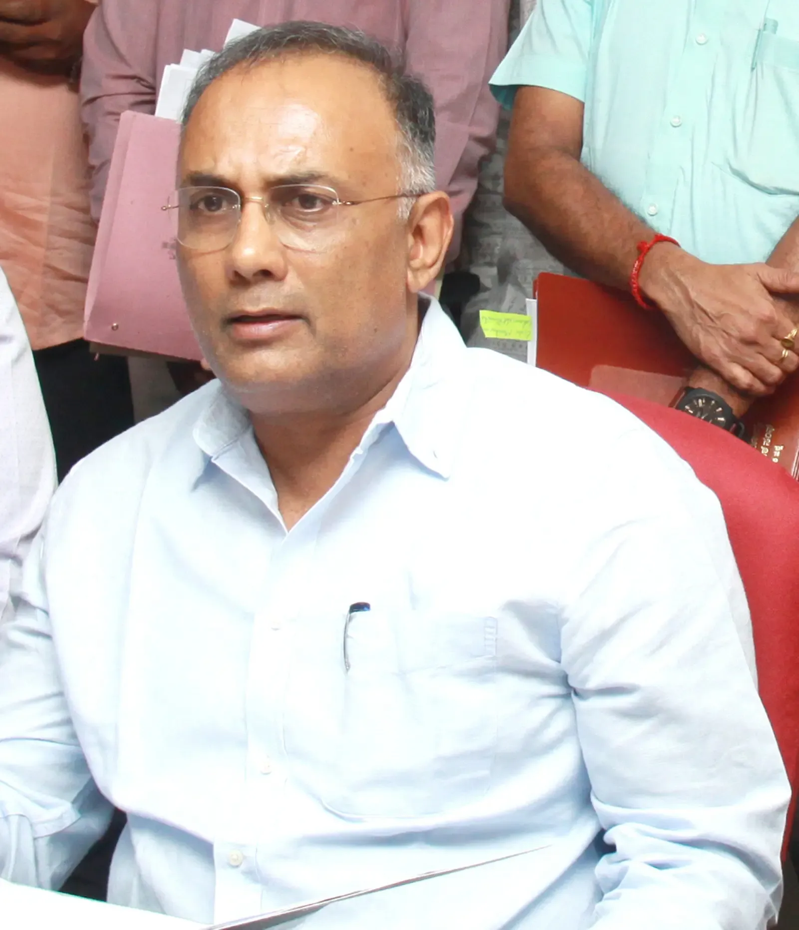 Karnataka Health Minister Advocates for Electric Vehicles to Mitigate Pollution in Bengaluru