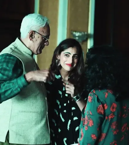 कुब्रा सैत ने 'आईएए ओलिव क्राउन अवॉर्ड्स' में अपनी यात्रा को किया याद