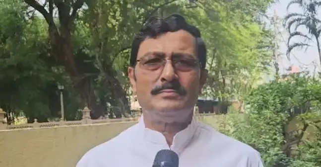 प्रशांत भूषण के 'रिजीम चेंज' बयान पर NDA नेताओं का पलटवार, कहा — पैसे देकर नहीं बदलती सत्ता