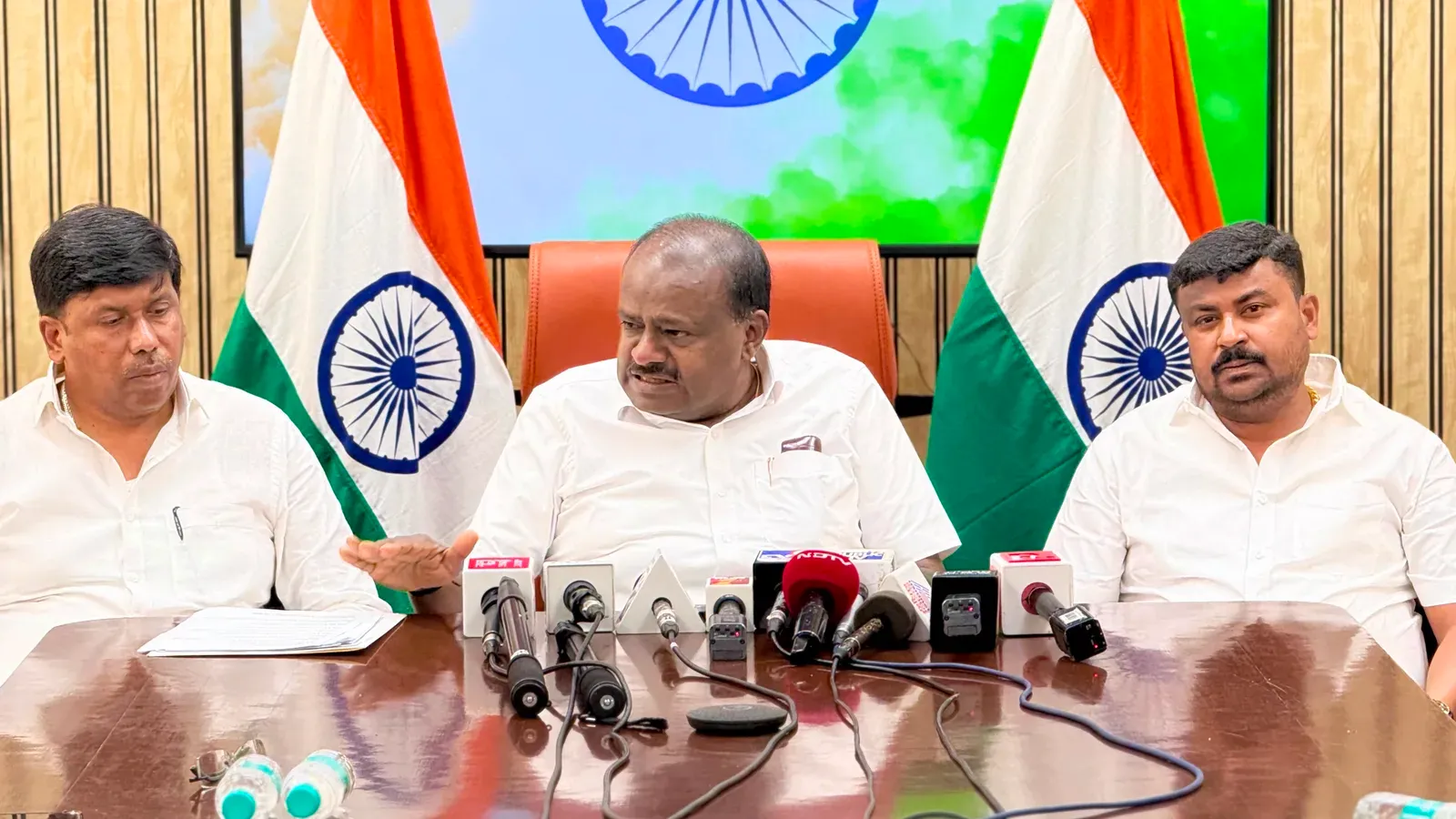 Kumaraswamy slams Karnataka govt over Cauvery water dispute mismanagement