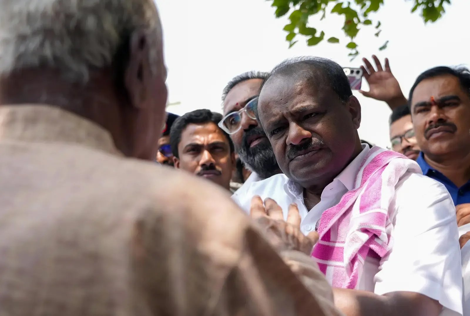 Kumaraswamy targets Shivakumar over NICE Road land, ₹2,000 crore Shobha complex