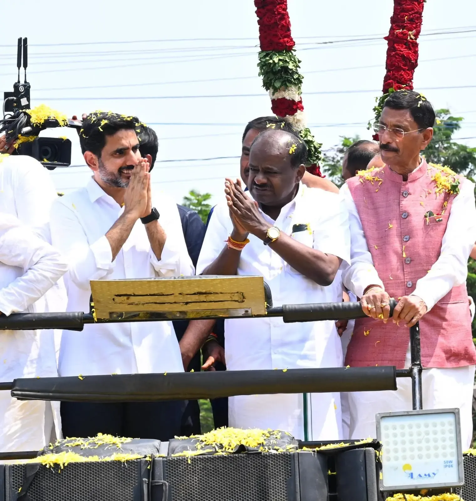 Kumaraswamy Commits to Supporting Karnataka's Development, Advocates for Separation of Politics and Governance