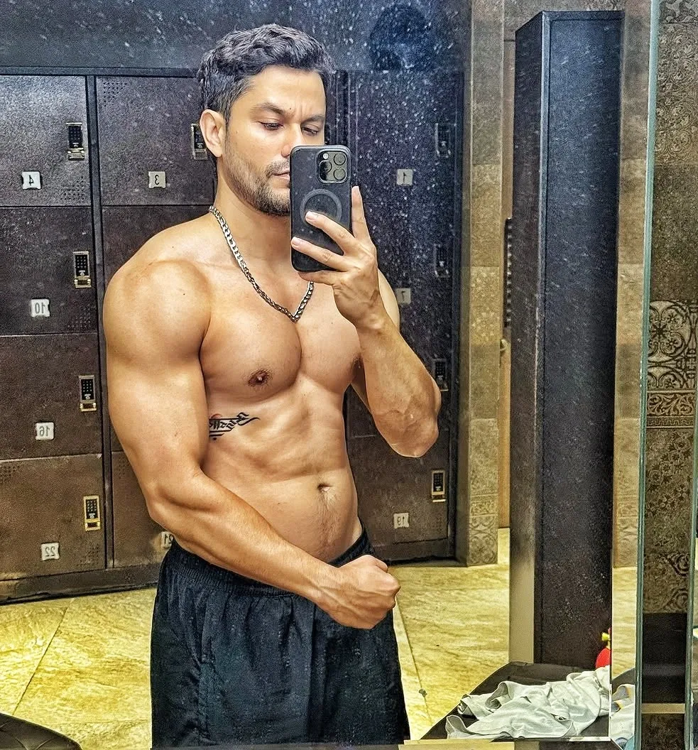 Is Kunal Kemmu's Chiselled Body a Result of Hard Work?