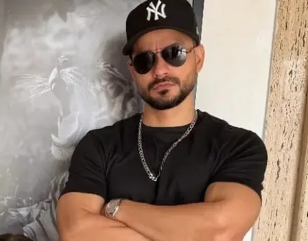 When Did Kunal Kemmu Decide to Pursue Acting?