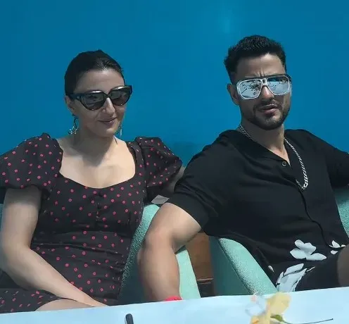 Kunal Kemmu's Maldives birthday: Soha, Inaaya join intimate beach bash