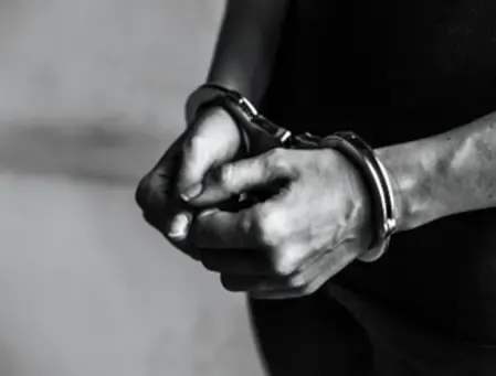 कुपवाड़ा पुलिस ने हजाज मार्केट चोरी का मामला सुलझाया, तीन आरोपी गिरफ्तार