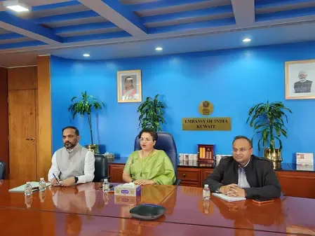 कुवैत का हवाई क्षेत्र अस्थायी रूप से बंद, राजदूत ने बैठक कर भारतीयों की सुरक्ष‍ित वापसी पर द‍िया जोर