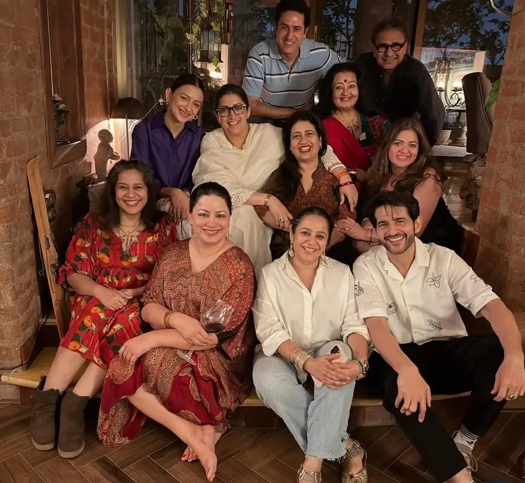 'क्योंकि सास भी कभी बहू थी' स्टारकास्ट रीयूनियन: स्मृति ईरानी समेत पुरानी टीम रीवा बब्बर के घर मिली