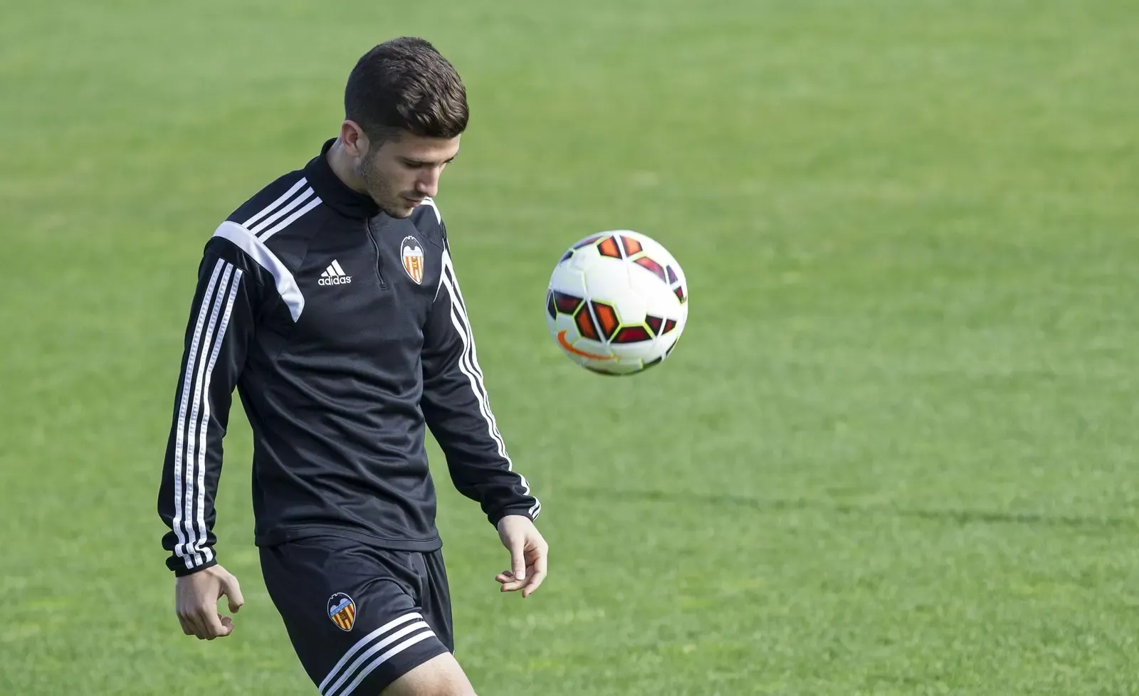 Valencia captain Gaya backs new coach Aguirre to lift club out of relegation