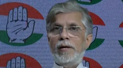 धर्मेंद्र प्रधान के इस्तीफे पर पवन खेड़ा बोले — 'देश ने हटाया, PM ने नहीं; लड़ाई अभी शुरू हुई'