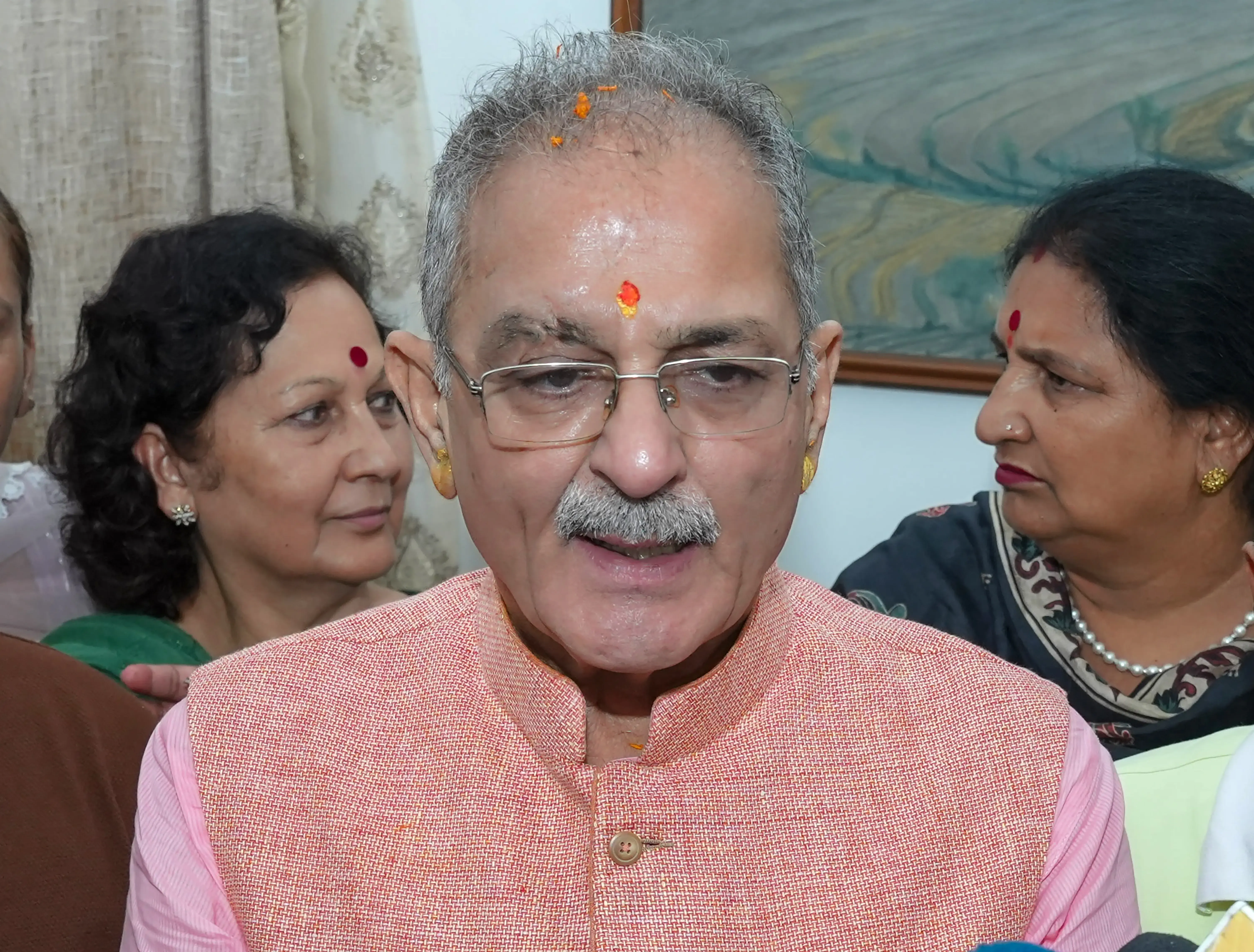 क्या लद्दाख में सुरक्षा समीक्षा बैठक ने शेष प्रतिबंधों में ढील का आश्वासन दिया?