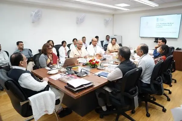 जेपी नड्डा ने लेडी हार्डिंग मेडिकल कॉलेज की समीक्षा की, KSCH में 894 बिस्तरों तक विस्तार का खाका