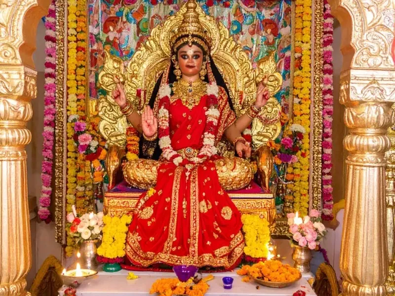 क्या लखनी देवी मंदिर के दर्शन से धन संबंधी समस्याएं दूर होती हैं?