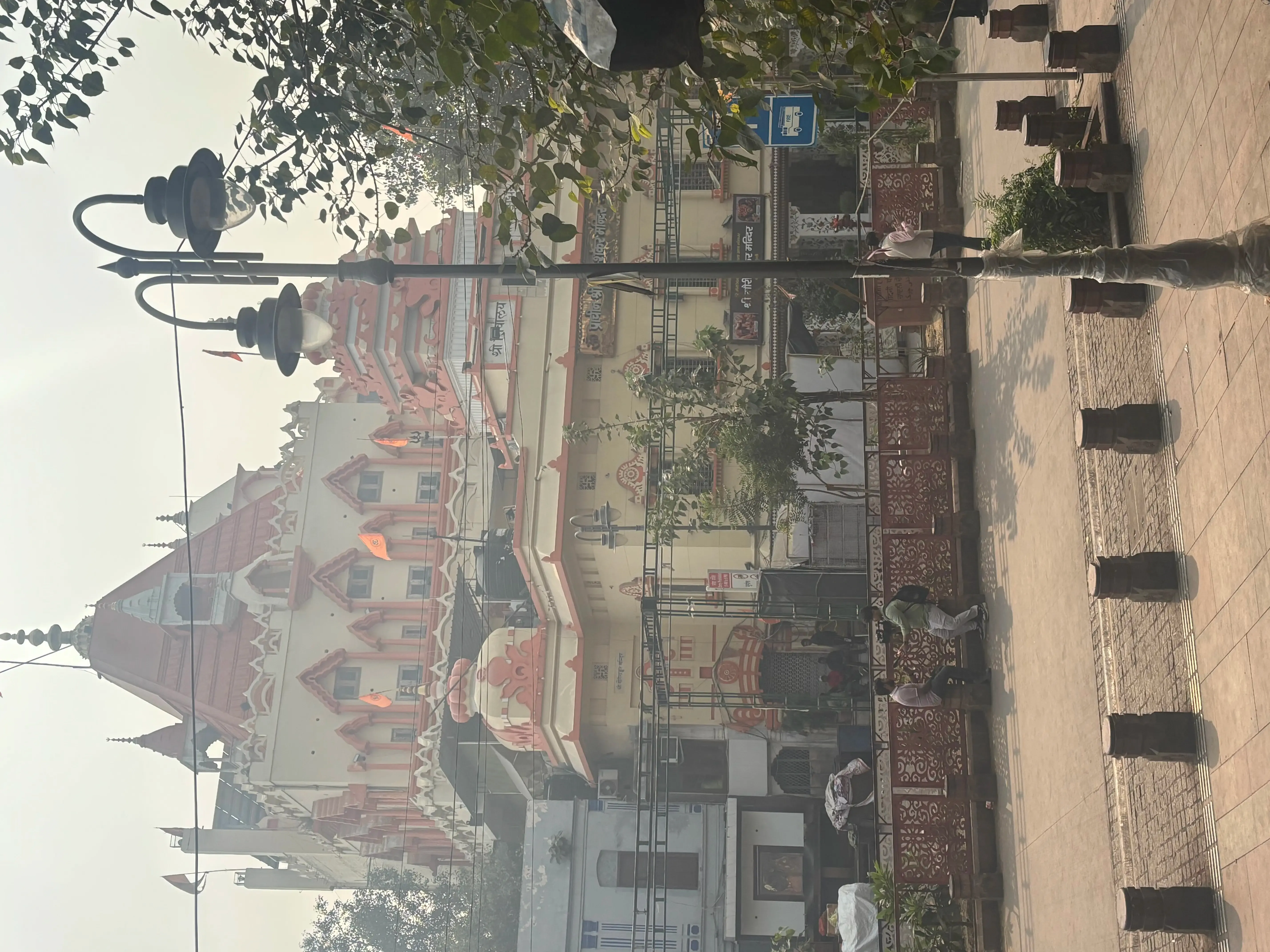 क्या लालकिला विस्फोट कांड ने आस-पास के बाजारों को बंद करने पर मजबूर कर दिया?